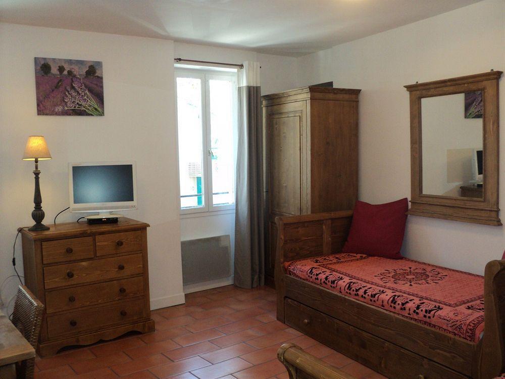 Malaucène Appart-Hotel Residence Maloc מראה חיצוני תמונה