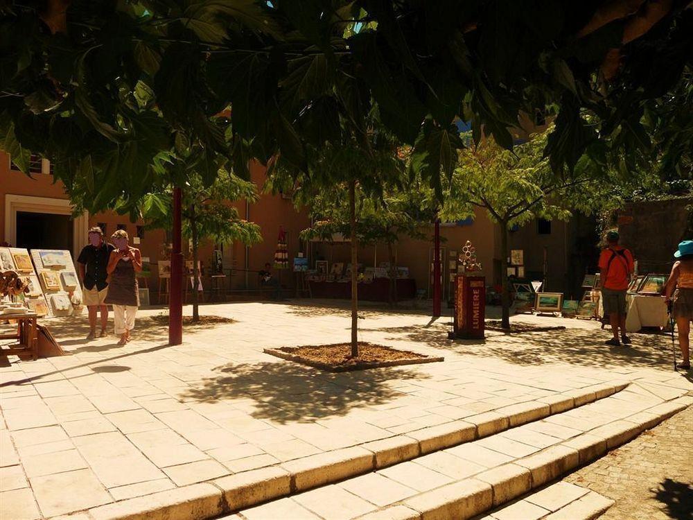 Malaucène Appart-Hotel Residence Maloc מראה חיצוני תמונה